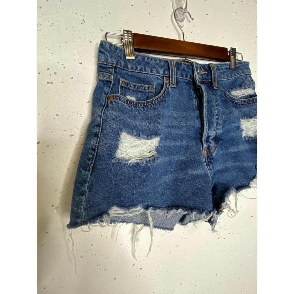 H&M Distressed Jean Shorts size 6